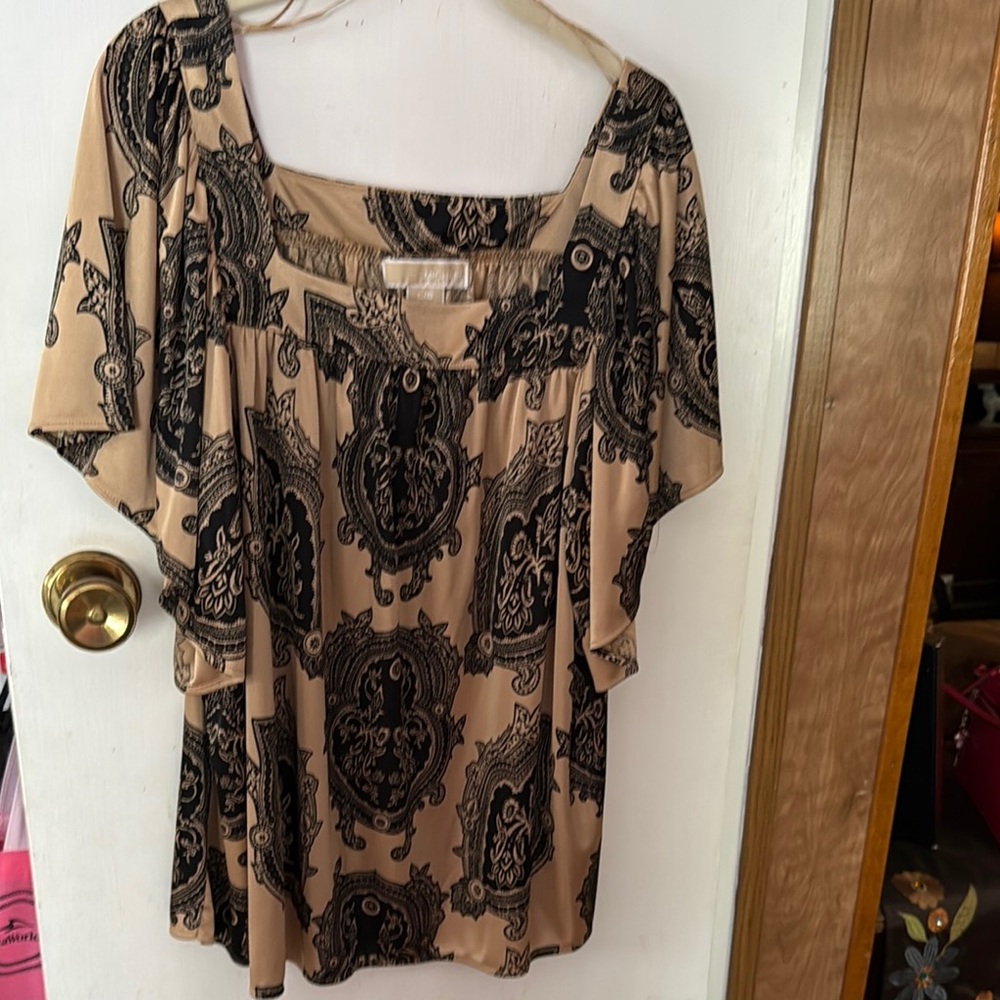 Michael Kors Black and Gold Graphic Short Sleeve Blouse
